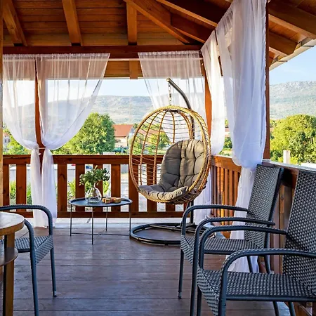 3 Bedroom Lovely In Kod Sibenika Casa de Férias Dubrava (Sibenik-Knin)
